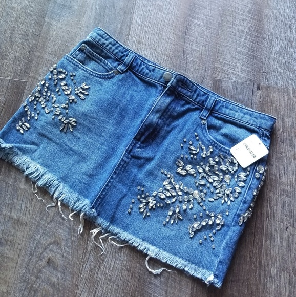 🍒NWT🍒 FREE PEOPLE EMBELLISHED DENIM MINI - Picture 6 of 6